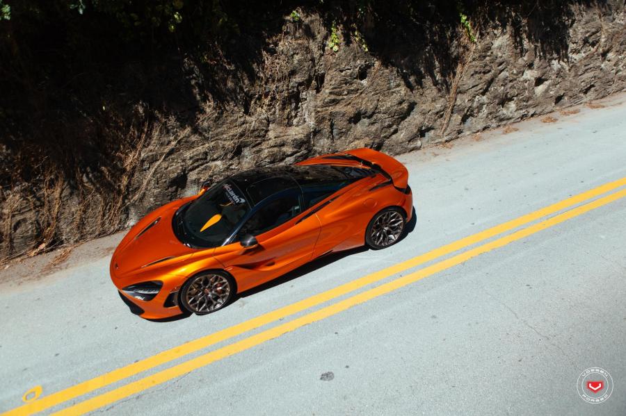  McLaren 720S on Vossen Wheels (S17-01) 2018 года  (фото 6 из 21)